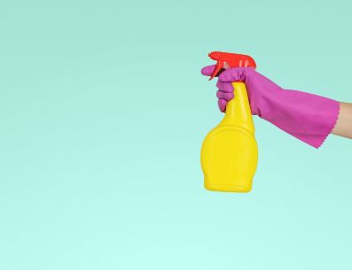 La comunidad médica recomienda hacer al menos treinta minutos diarios de actividad física acompañado de una alimentación balanceada para asegurar un mejor calidad de vidaEstadísticamente son las mujeres las encargadas de llevar a cabo las labores del hogar. UNSPLASH/JESHOOTS.COM