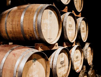 Degustar vino se vale en este el Día Mundial del Malbec. UNSPLASH/Svetlana Gumerova