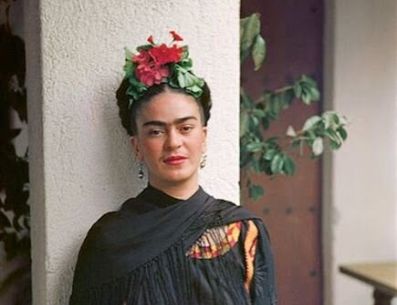 Realiza una decoración en tu hogar con estas figuras de Frida Kahlo. Pinterest/Maya Kuzman