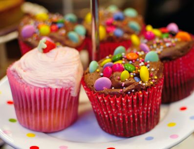El Día del Niño sorprende a tus pequeños con un delicioso postre. UNSPLASH/Viktor Forgacs