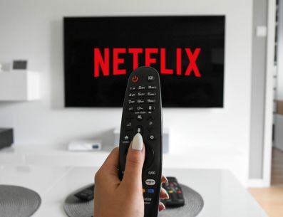 Pese a la pérdida de suscriptores como consecuencia de sus nuevas políticas de uso, Netflix continúa aplicándola en diversos países como Portugal, Canadá, Nueva Zelanda y algunos de América Latina en donde está incluido México. PIXABAY/ Tumisu