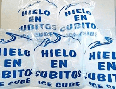La Profeco ha visitado 69 embotelladoras y 79 fábricas de hielo en México, y se detectó que ha aumentado el 56.6 por ciento de la demanda de agua embotellada, mineral y de sabor. PINTEREST/ actualizate2030