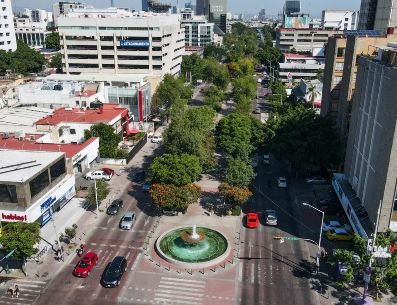 La avenida Chapultepec corona la zona habitacional de la colonia Americana. Espaacios