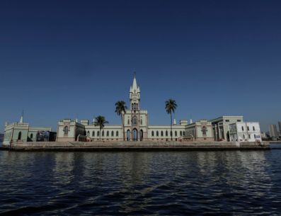 El Palacio que fue inaugurado en abril de 1889, fue considerado una de las construcciones más elegantes de Río en la época, por sus líneas sobrias, su aire de catedral medieval y sus llamativos vitrales. EFE/ Antonio Lacerda