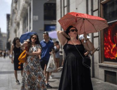 Météo France aconsejó a los ciudadanos franceses de la región no salir entre las 11 de la mañana y las 9 de la noche, beber agua varias veces durante el día y ventilar las casas solo por las noches, entre otras recomendaciones. PINTEREST/ Yahoo en Español