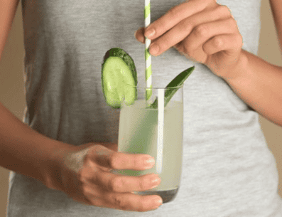 Aunque muchas personas lo desconocen, es muy usual que el colon acumule desechos después de un tiempo, los cuales ocasionan la falla en la absorción de nutrientes, provocando colon irritable e inflamación que podemos combatir con remedios caseros como este.  PINTEREST/ ¡Hola! México