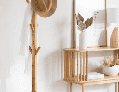 Perchero de madera para el hogar. PINTEREST/ SKLUM