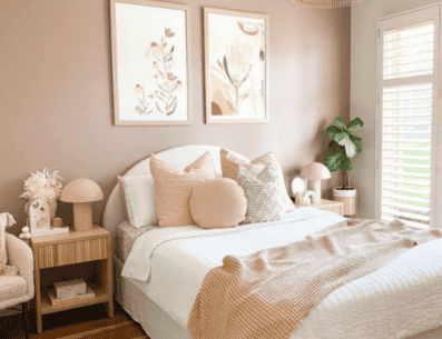 Decoración de habitaciones con un estilo muy femenino. PINTEREST/ Three Birds Renovations