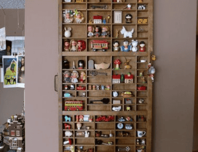 Existen varias formas de organizar las colecciones; lo importante es que el resultado sea agradable y coincida con tus coleccionables. PINTEREST/ Flickr