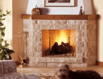 Las chimeneas son una excelente opción para complementar la decoración del hogar, sin mencionar que son la mejor alternativa para lograr que nuestro hogar sea cálido y acogedor en los días más fríos. PINTEREST/ chimeneasapio.es