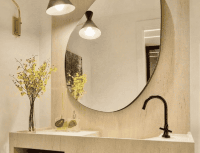 Cuando escojas un espejo para tu baño, toma en cuenta tanto el aspecto estético como la funcionalidad que necesitas. PINTEREST/ parati.com.ar