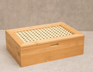 El cuidado y el mantenimiento de las cajas de almacenaje hechas de bambú es muy sencillo, pues por lo regular, solamente se necesita limpiarlas con un paño húmedo para mantener su buen aspecto. PINTEREST/ Digon Store