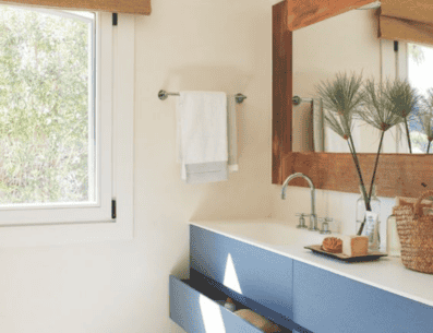 El color que aplicas en tu baño es mucho más importante de lo que crees, pero existen tres colores básicos que nunca te dejarán en desventaja si aún no tienes un estilo definido. PINTEREST/ El Mueble