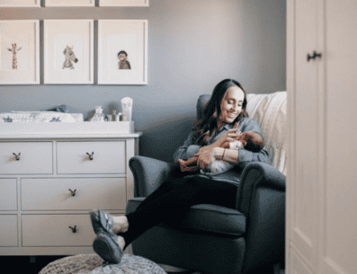 La idea detrás detrás del diseño de un sillón de lactancia es brindar un espacio cómodo y relajante para que las madres amamanten a sus bebés, lo cual puede hacer que la experiencia de la lactancia sea más placentera y menos estresante para los dos. PINTEREST/ disenointerior.es