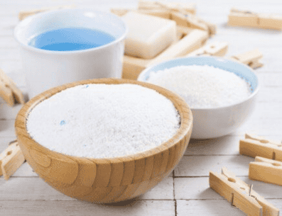 Los detergentes biodegradables disminuyen la cantidad de fosfato presente en su composición, y con ello, menos impacto en la degradación de los ecosistemas. PINTEREST/ Mejor con Salud