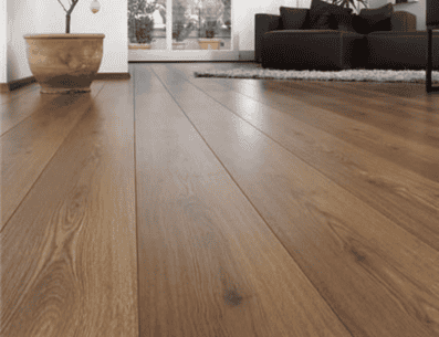 Los pisos laminados exigen un proceso de limpieza más cuidadoso
que un piso de otras características. PINTEREST/ Arkpad.com.br