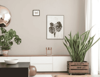 El color greige es neutro, por lo que se puede usar en diferentes estilos de decoración y combina con diferentes colores, por lo que permite la construcción de espacios más auténticos y llenos de personalidad. PINTEREST/ SoLebIch – Einrichtungsideen aus echten Wohnungen