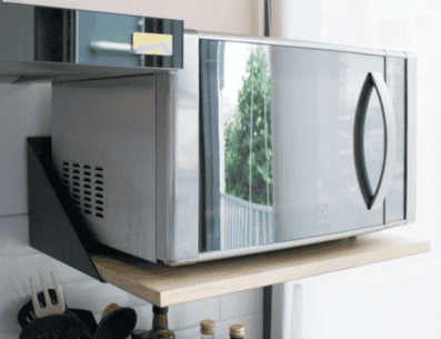 Tomando en cuenta que los hornos de microondas son productos que nos ayudan a recalentar alimentos y bebidas de una forma manera fácil, práctica y muy rápida -a comparación de hacerlo son una sartén- mediante la acción de ondas ultracortas a muy alta frecuencia, adquirirlo siempre es una buena inversión. PINTEREST/ Marcenaria Marcenetto