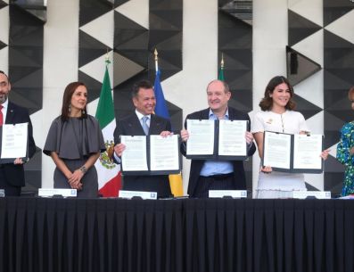 El evento reunió a Pablo Lemus; la presidenta del Congreso local, Mónica Magaña; y el presidente del Supremo Tribunal de Justicia, José Luis Álvarez Pulido. ESPECIAL