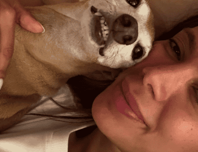 La intérprete de 32 años detalló, a través de un mensaje en su canal de WhatsApp, que se encontraba triste por la noticia. ESPECIAL/Facebook @Anitta