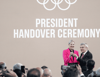 Coventry, dos veces medallista de oro olímpica en natación para Zimbabue, asumirá formalmente el cargo el martes con apenas 41 años. EFE / IOC / G. Martin