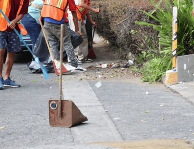 En lo que va de la actual administración, 699 personas han sido puestas a disposición por tirar basura en la vía pública. ESPECIAL/Gobierno de Guadalajara