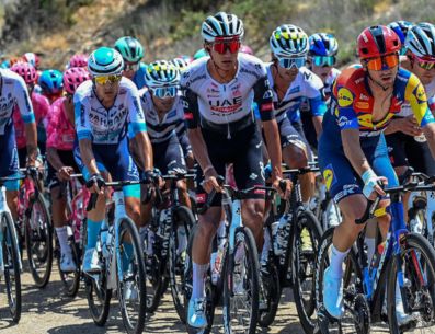 El mexicano del equipo UAE Emirates, Isaac del Toro (D) y el ciclista italiano del equipo Lidl-Trek, Giulio Ciccone (I). EFE / ARCHIVO