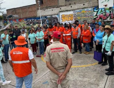 En total, se recolectaron 15 toneladas de basura y cacharros, además de que se pintaron juegos infantiles, mesas y bancas. ESPECIAL / GOBIERNO DE GUADALAJARA