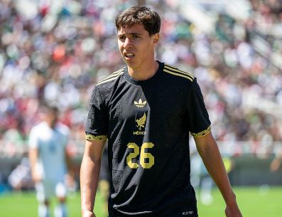 Mateo Chávez y el AZ Alkmaar se medirán este al Vaduz de Liechtenstein en la tercera ronda de clasificación de la Conference League. IMAGO7