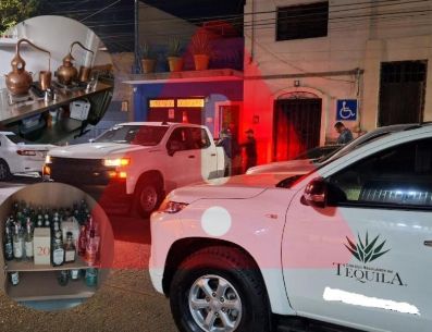 Tras el cateo en la presunta fábrica clandestina de bebidas alcohólicas se aseguraron diversos objetos y sustancias. ESPECIAL