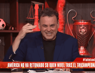 El cruce entre ambos generó que los usuarios recordaran las veces que Faitelson ha cambiado de parecer, provocando burlas hacia la ahora estrella de TUDN. ESPECIAL/X/@DavidFaitelson_