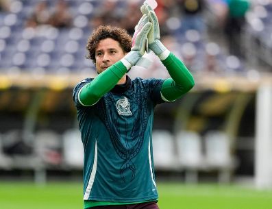 Con 40 años, Guillermo Ochoa busca el récord de ser convocado a seis Copas del Mundo. IMAGO7