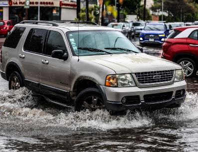 La lluvia afectó con inundaciones partes céntricas de Guadalajara. EL INFORMADOR / ARCHIVO