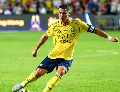El equipo de Cristiano Ronaldo, que abrió el marcador en el minuto 41 al transformar un penalti, no pudo mantener su ventaja y terminó cayendo. AFP / ARCHIVO