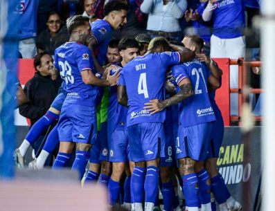 Cruz Azul atraviesa un momento delicado, pues su racha invicta de seis victorias consecutivas podría estar en riesgo. IMAGO7