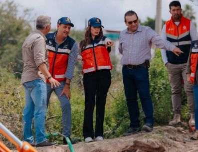 La reparación se lleva a cabo con apoyo del Sistema Intermunicipal para los Servicios de Agua Potable y Alcantarillado (SIAPA) y se trabaja día y noche. ESPECIAL / GOBIERNO DE GUADALAJARA