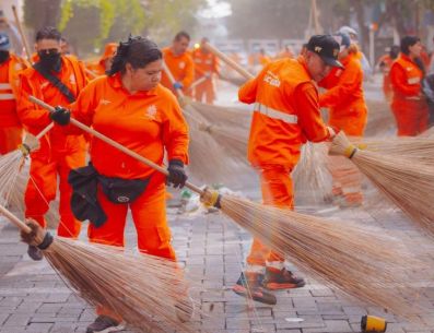 Se recolectaron 65 toneladas de residuos de plazas, portales y vialidades de Guadalajara. ESPECIAL/Gobierno de Guadalajara