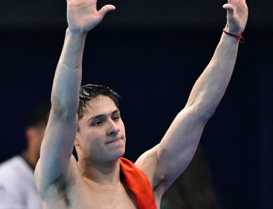 Osmar Olvera, de 21 años, fue nominado en clavados junto al australiano Cassiel Rousseau, el ucraniano Oleksii Sereda y los chinos Yuan Cao y Zongyuan Wang, a quienes el mexicano derrotó en el Mundial de Deportes Acuáticos de Singapur 2025. AFP / ARCHIVO