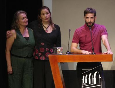 Festival Internacional de Morelia cierra con la entrega de sus galardones principales. En la foto, Pablo Pérez Lombardini quien se llevó Mejor Dirección y Mejor Película de Ficción. EFE/ Iván Villanueva