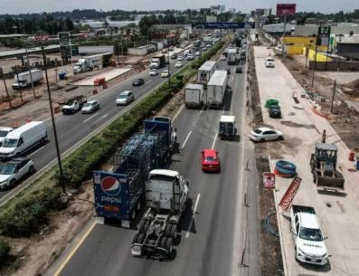 El titular de la Secretaría de Infraestructura y Obra Pública (SIOP), David Zamora Bueno, informó que las obras de ampliación y modernización en la Carretera a Chapala presentan avances significativos y se mantienen dentro del calendario previsto. EL INFORMADOR / A. Navarro