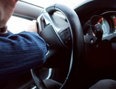 El C5 Escudo Jalisco recuerda a la ciudadanía que esta modalidad delictiva pone en riesgo la integridad física y emocional de las personas. ESPECIAL/Canva