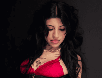 Cazzu rechazó las versiones que señalan problemas legales con Nodal por la custodia de su hija. INSTAGRAM/@cazzu