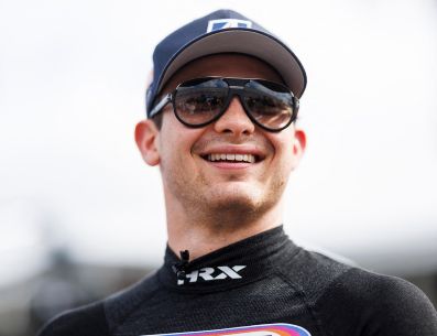 Para el piloto mexicano titular de Arrow McLaren en IndyCar, subirse al F1 es un placer: "Una chulada poder subirme a la máquina". AFP / ARCHIVO