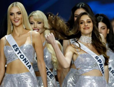 La exrepresentante expresó su total apoyo a la delegada de Costa de Marfil, quien minutos antes también se desvinculó del título y de la organización. EFE/ R. YONGRIT.