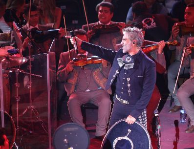 La presentación de Alejandro Fernández en Querétaro causó preocupación entre el público. EL INFORMADOR/ARCHIVO