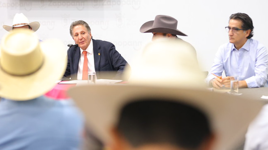 En total, el apoyo de los tres niveles de Gobierno asciende a mil 100 pesos para paliar la caída del precio de este producto. ESPECIAL/Gobierno de Zapopan