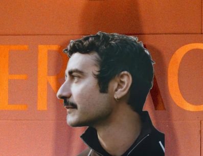 Vitale presentó una sola colección como director creativo de Versace: la de primavera/verano 2026, mostrada en la Semana de la Moda de Milán en septiembre. AP / ARCHIVO