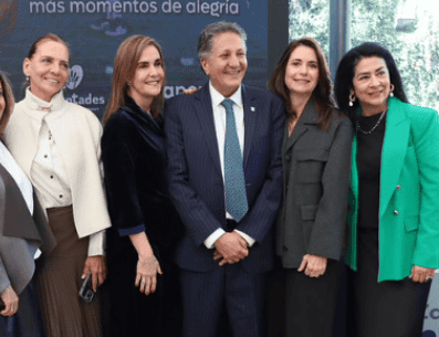 En su mensaje, la presidenta del Voluntariado del Sistema DIF destacó que este Tercer Informe representa el resultado del esfuerzo colectivo de empresas, donantes y el equipo de voluntariado. ESPECIAL / GOBIERNO DE ZAPOPAN