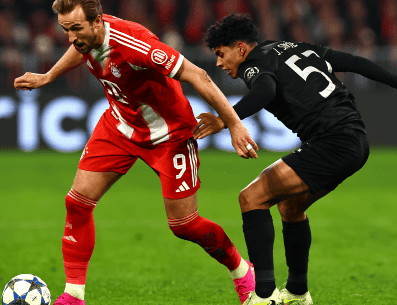 El Bayern Múnich, con su remontada ante el Sporting de Lisboa, no solo ganó tres puntos; dio un salto cuántico en la tabla. EFE/ A. SZILAGYI.