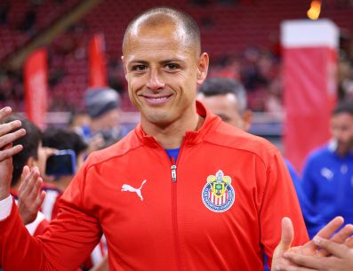 Javier Hernández se despide de Chivas. Imago7 / ARCHIVO